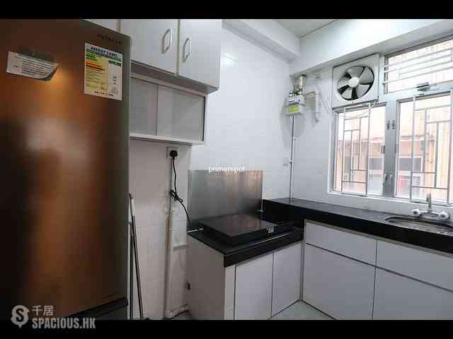 Wan Chai - Luen Sen Mansion 03