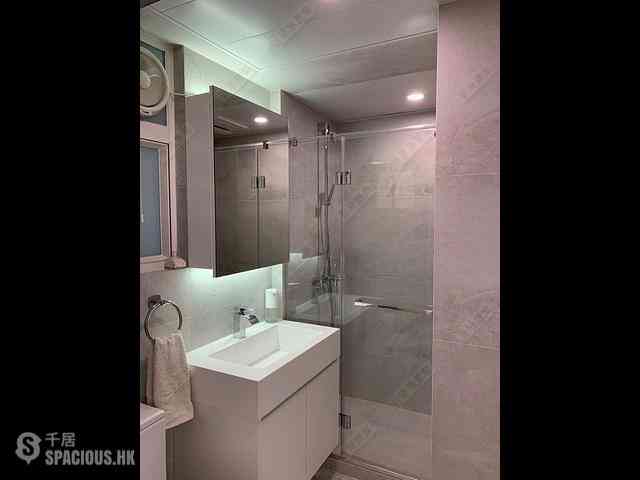 Causeway Bay - Shun Hing Building 04