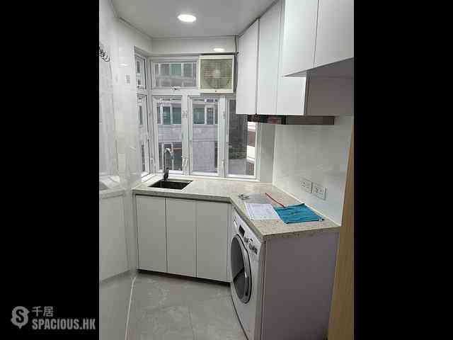 Wan Chai - Kam Fook Mansion 10