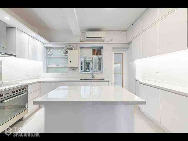 Mid Levels Central - Emerald Court 10