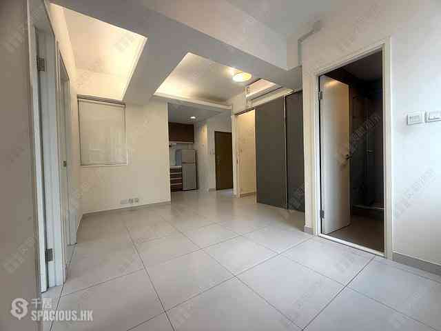Wan Chai - Hay Wah Building 02