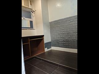 Wan Chai - Tak Fung House 02
