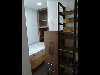Wan Chai - Tak Fung House 04