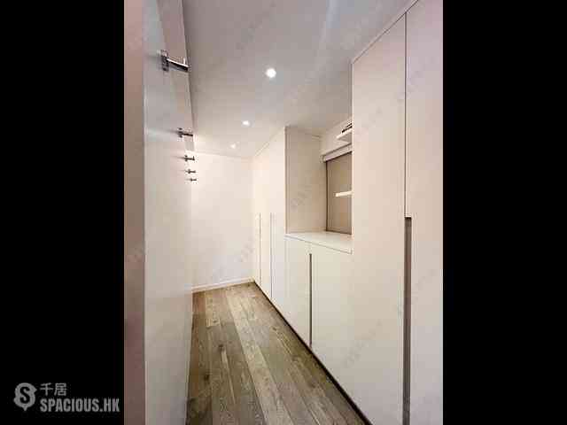 Wan Chai - Yue King Building 09