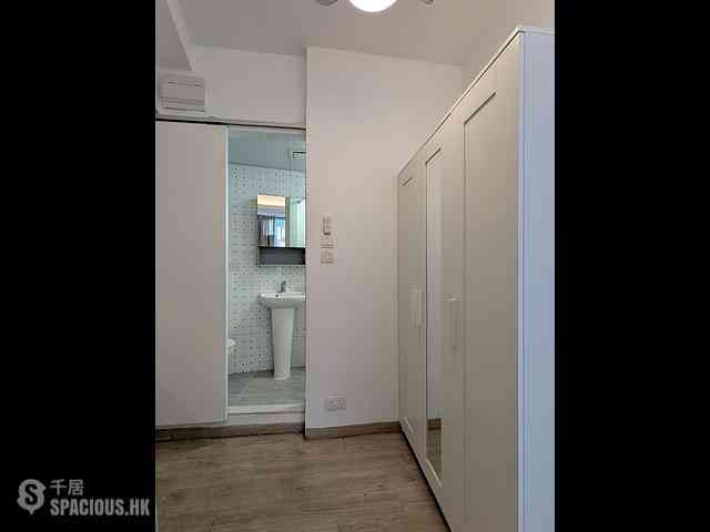 Sheung Wan - 242-244A, Queen's Road Central 09