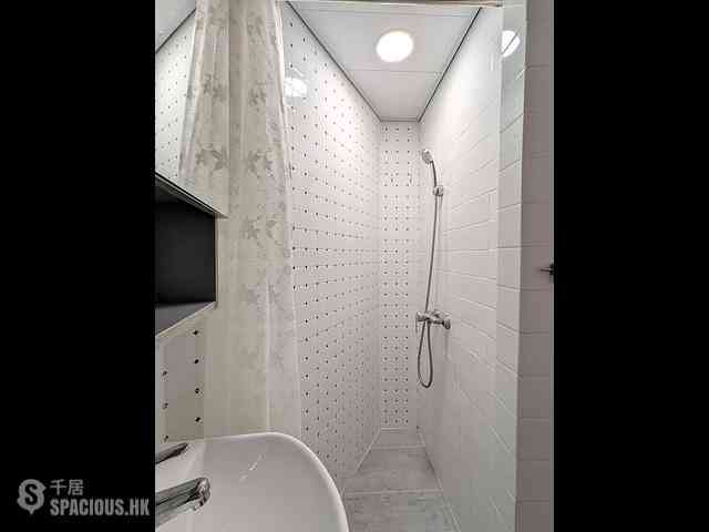 Sheung Wan - 242-244A, Queen's Road Central 11