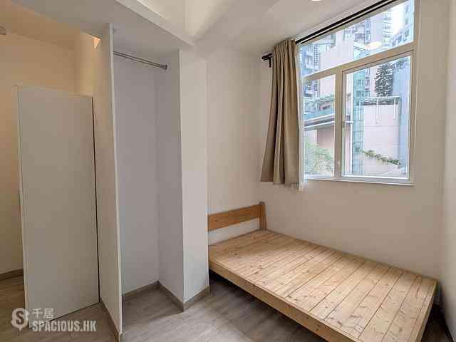 Sheung Wan - 242-244A, Queen's Road Central 03
