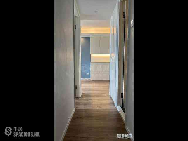 Sheung Wan - Queen's Terrace Block 3 04