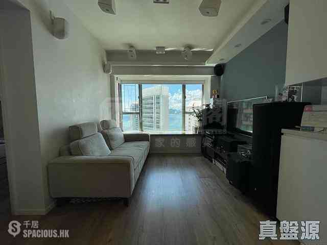 Sheung Wan - Queen's Terrace Block 3 02