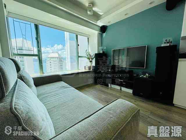 Sheung Wan - Queen's Terrace Block 3 01