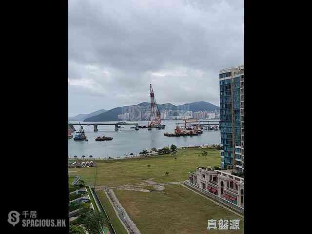 Tseung Kwan O - Twin Peaks Block 1 01