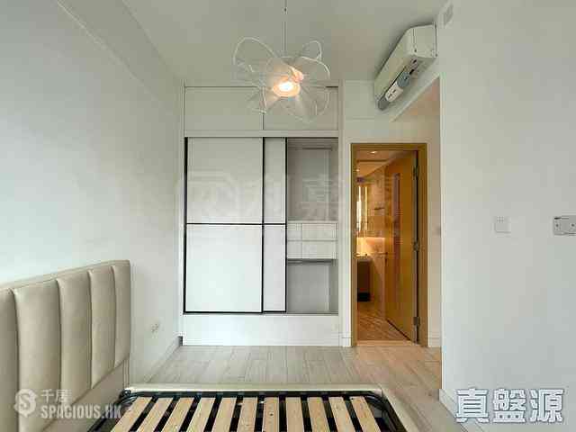 Tseung Kwan O - Twin Peaks Block 1 07
