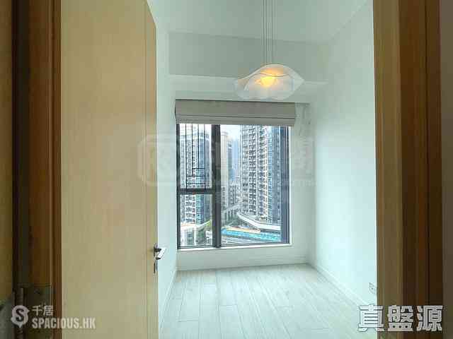 Tseung Kwan O - Twin Peaks Block 1 10