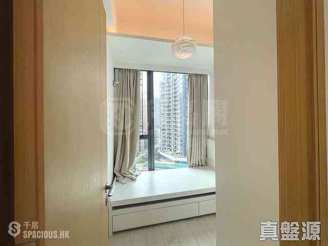 Tseung Kwan O - Twin Peaks Block 1 13