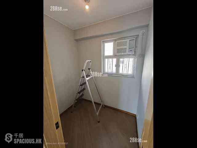 Ap Lei Chau - South Horizons Phase 1 Hoi Ngar Court (Block 3) 07