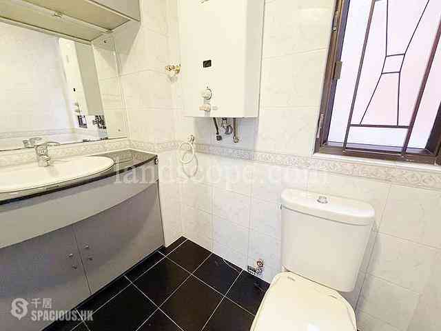 Yau Yat Chuen - Fortune House 09