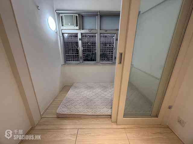 Wan Chai - Sze Bo Building 05