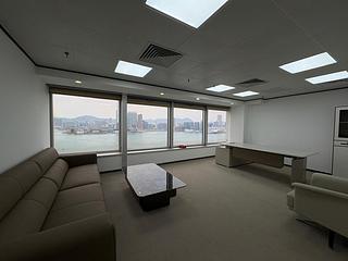 Sheung Wan - Shun Tak Centre - China Merchants Tower 02