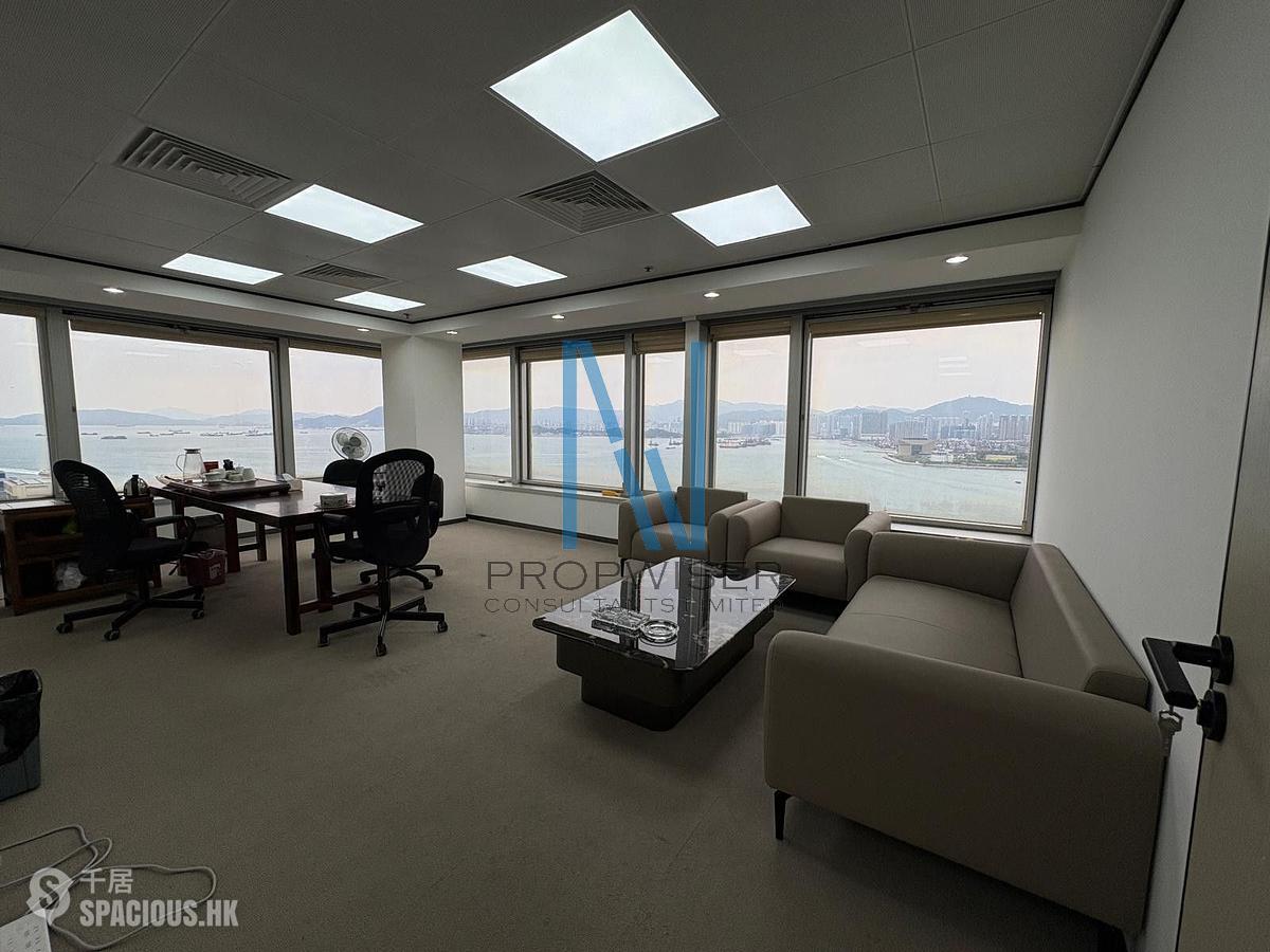 Sheung Wan - Shun Tak Centre - China Merchants Tower 01