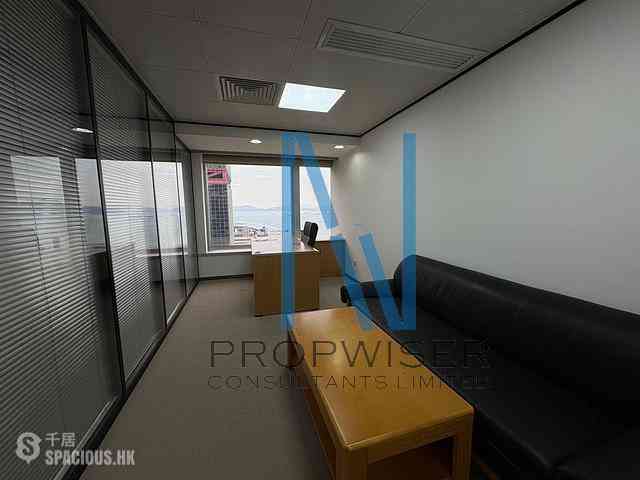 Sheung Wan - Shun Tak Centre - China Merchants Tower 05