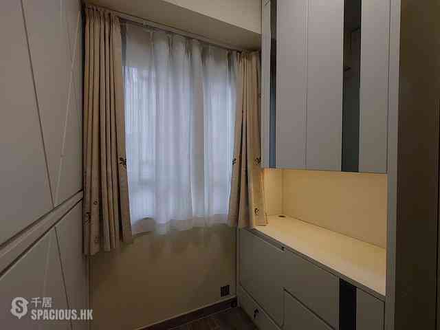 Mong Kok - Scenery Court 06