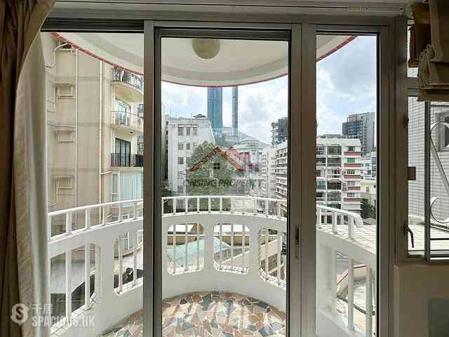 Happy Valley - Vivian's Court 03