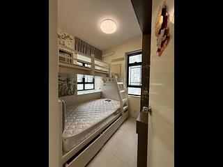 Yau Ma Tei - Prosperous Garden Block 1 05