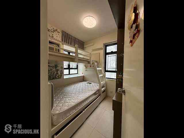 Yau Ma Tei - Prosperous Garden Block 1 05