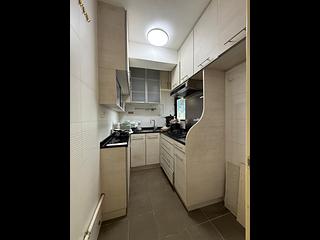 Yau Ma Tei - Prosperous Garden Block 1 06