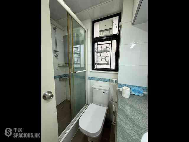 Yau Ma Tei - Prosperous Garden Block 1 08