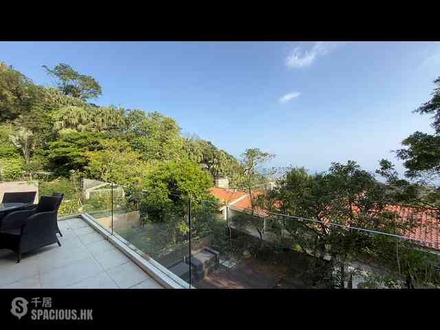 The Peak - Strawberry Hill 01