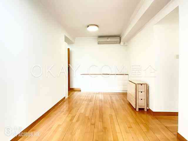 Sheung Wan - Queen's Terrace Block 2 03