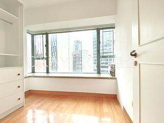 Sheung Wan - Queen's Terrace Block 2 04