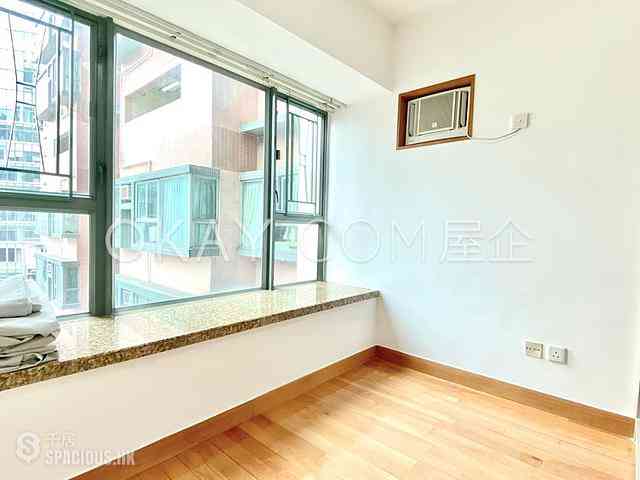 Sheung Wan - Queen's Terrace Block 2 07