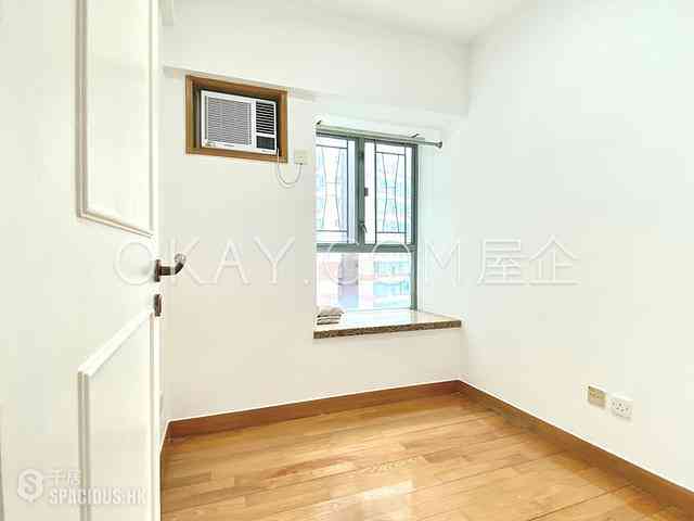Sheung Wan - Queen's Terrace Block 2 09