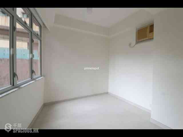 Wan Chai - Vincent Mansion 04