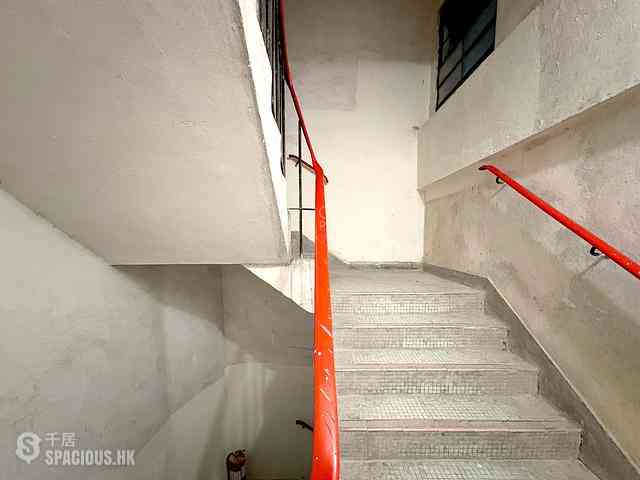 Wan Chai - 135, Queen's Road East 21