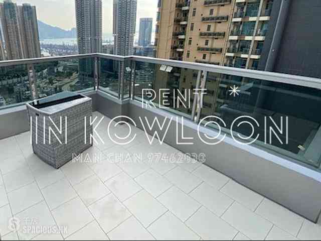 Tai Kok Tsui - L・Living 23 02