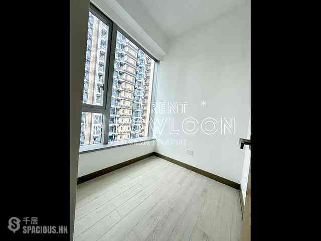 Tai Kok Tsui - L・Living 23 06