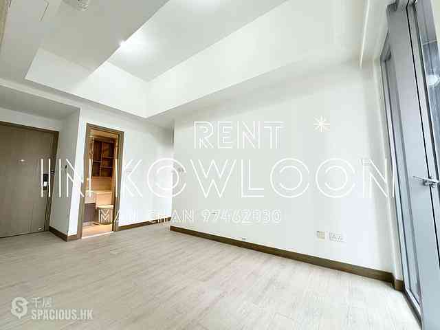 Tai Kok Tsui - L・Living 23 08