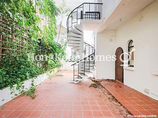 Chung Hom Kok - Casa Del Sol 03