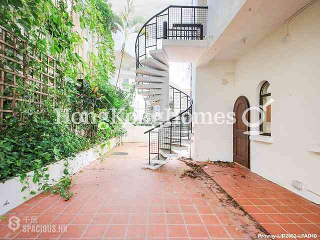 Chung Hom Kok - Casa Del Sol 03