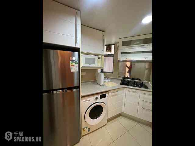 Sheung Wan - Queen's Terrace Block 3 01