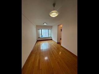 Sheung Wan - Queen's Terrace Block 3 02