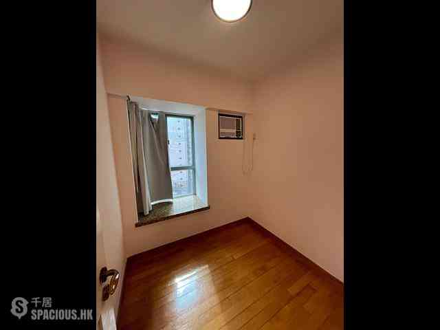 Sheung Wan - Queen's Terrace Block 3 05
