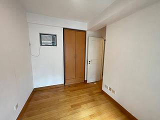 Sheung Wan - Queen's Terrace Block 3 08