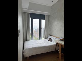 Mid Levels West - University Heights Tower 1 06