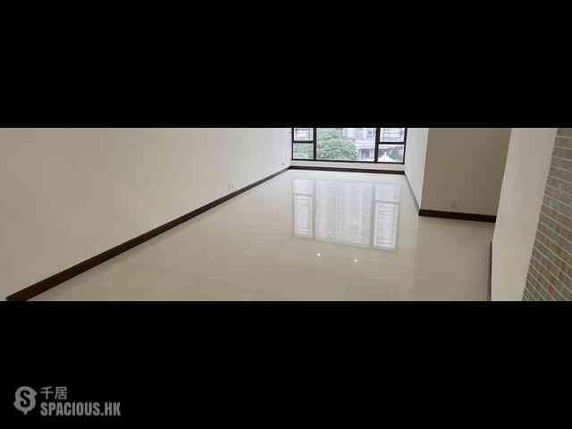 Mid Levels Central - Merry Court 02