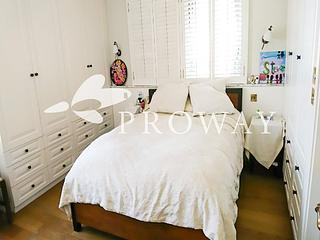 Chung Hom Kok - Villa Piubello 04