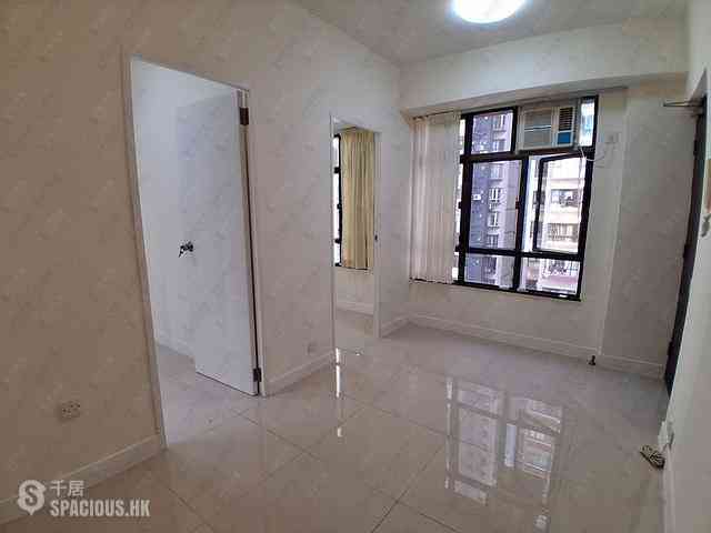 Mid Levels Central - Good View Court 01